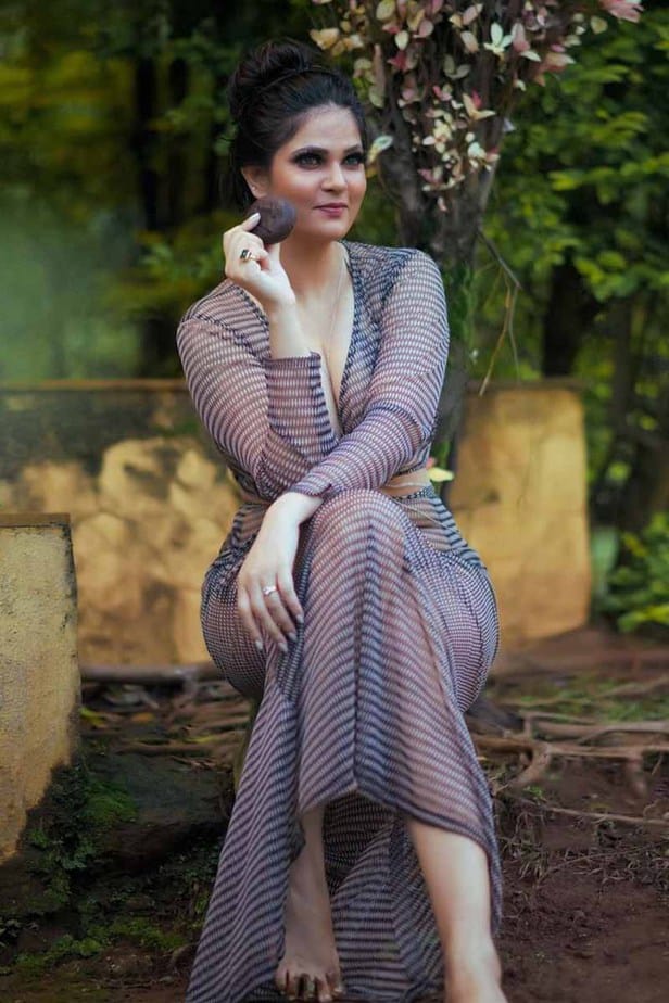 Actress Aabha Paul Latest Hot Cleavage Pics
