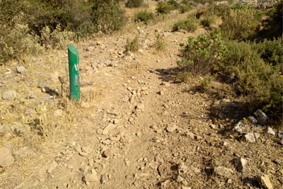 La zona de la colada con hitos de madera