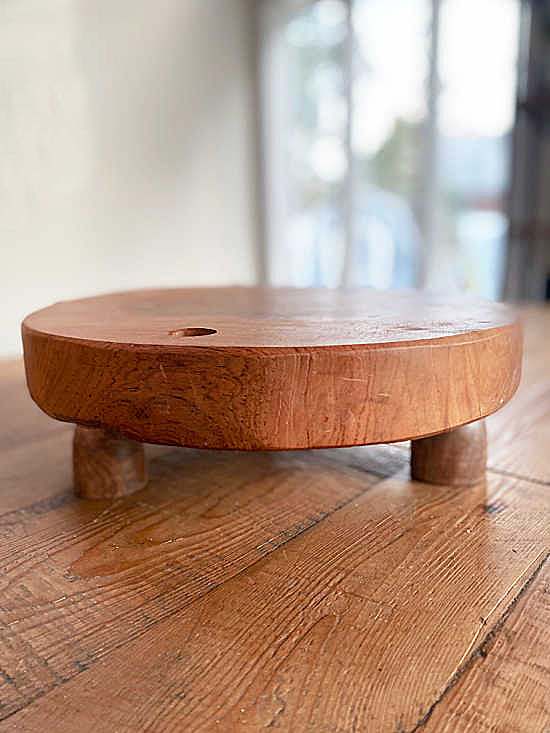 cutting board pedestal tray