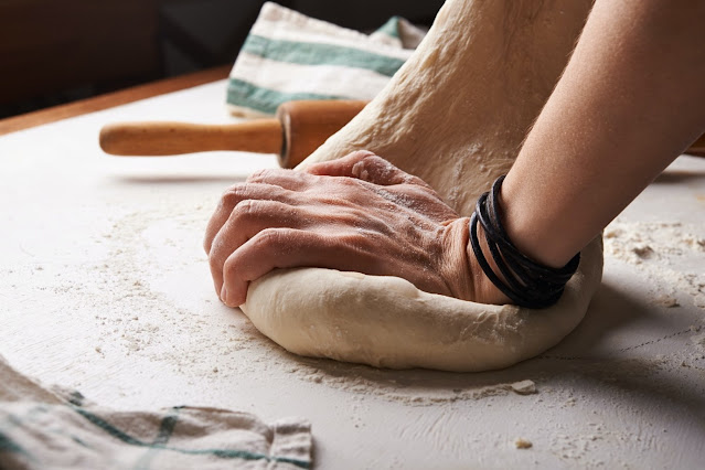 5 Easy Ways to Start a Career as a Baker