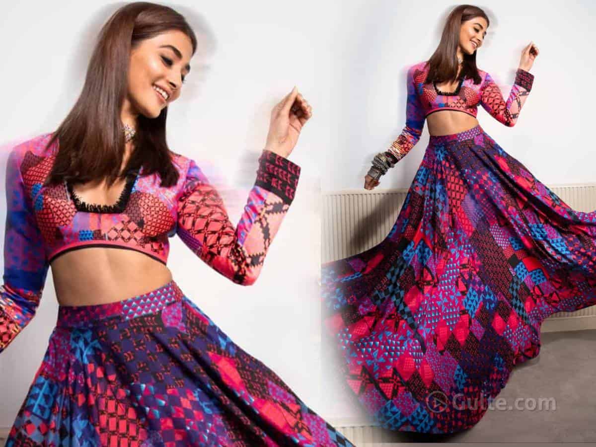 Pic Talk of the day:  Pooja Hegde Twirls In Manish Malhotras Lehenga