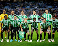 REAL BETIS BALOMPIÉ. Temporada 2021-22. Rui Silva, Borja Iglesias, Víctor Ruiz, Marc Bartra, Edgar. William Carvalho, Juanmi, Canales, Sabaly, Álex Moreno, Fekir. REAL SOCIEDAD DE FÚTBOL DE SAN SEBASTIÁN 0 REAL BETIS BALOMPIÉ 4 Jueves 03/02/2022, 20:00 horas. Copa del Rey, cuartos de final, partido único. San Sebastián, Guipúzcoa, Reale Arena: 29.326 espectadores. GOLES: 0-1: 11’, Juanmi. 0-2: 56’, Juanmi. 0-3: 82’, Willian José, de penalti. 0-4: 86’, Ruibal.