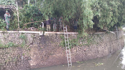 Karya Bakti Satgas Citarum Sektor 21-06 di Aliran dan Bantaran Sungai Citepus