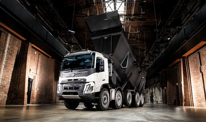 BAS Mining apresenta nova geração de caminhões de mineração baseados no Volvo FMX