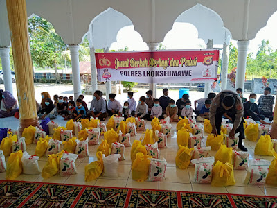 Program Jumat Berkah, Polres Lhokseumawe Santuni Puluhan Anak Yatim Piatu di Alue Lim