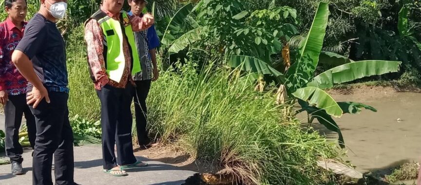 Jalan Putus, Bupati Nanang Perintahkan Dinas PU Segera Merekontruksi Agar Tak Ganggu Fungsi Jalan