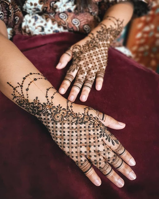 Elegant Traditional Mehndi Designs for Front & Back hand