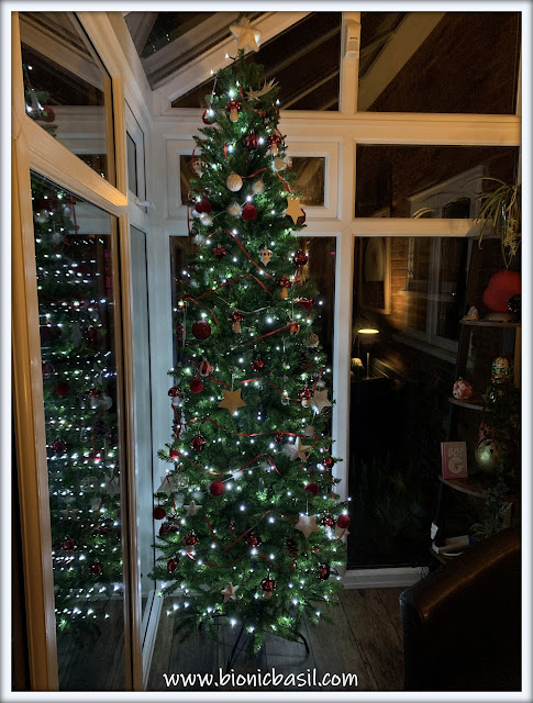 The BBHQ Mid-Week News Round-Up ©BionicBasil® 2019 Christmas Tree