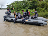 Gerak Cepat Tim Sar Lanal Nias Evakuasi Korban Banjir Dan Longsor