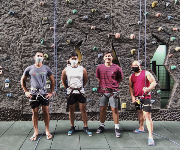 wall climbing gang