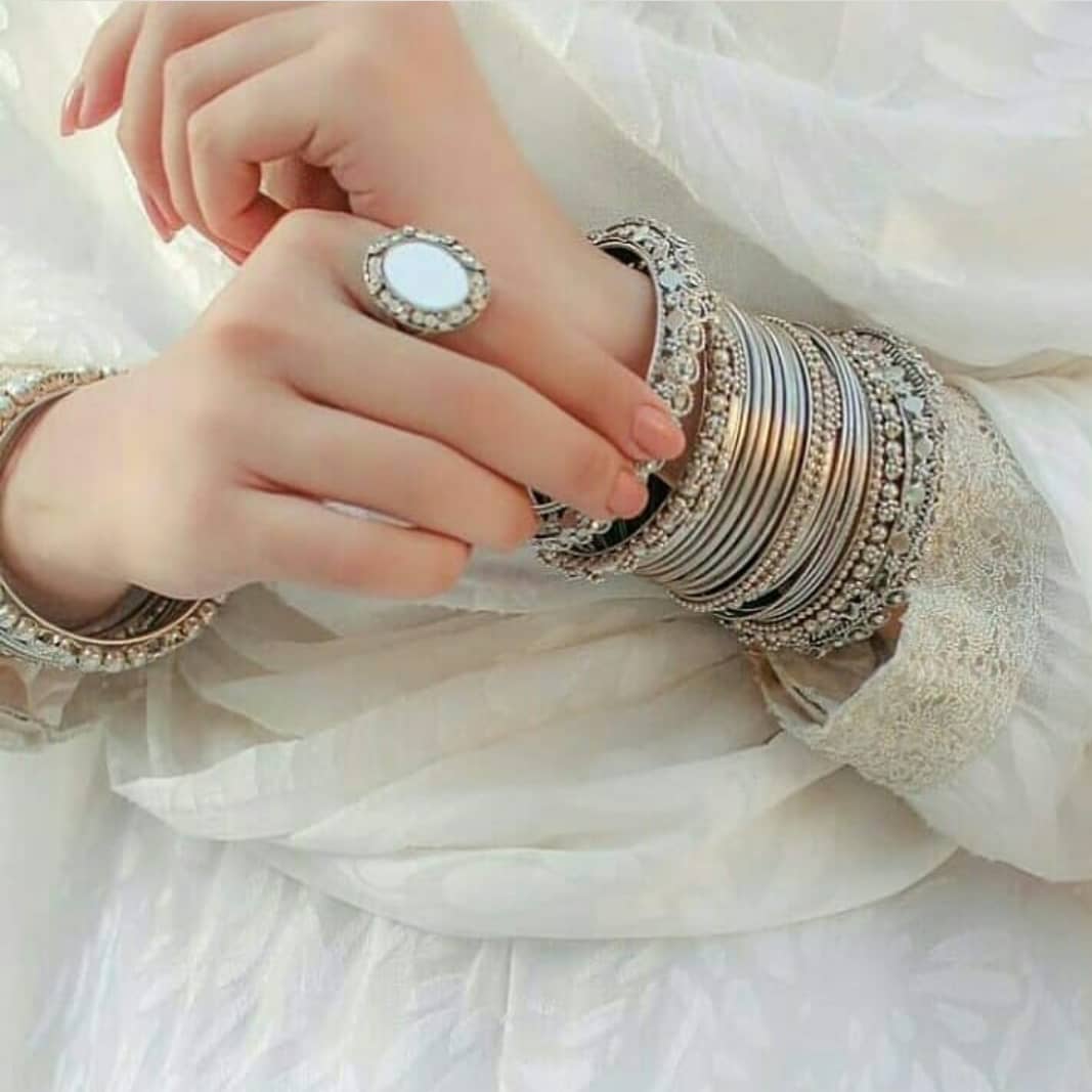 New Girls Hand DP for WhatsApp New Girls Hand DP for WhatsApp