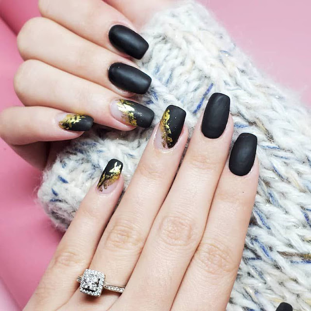 Black and Gold Nail Idea