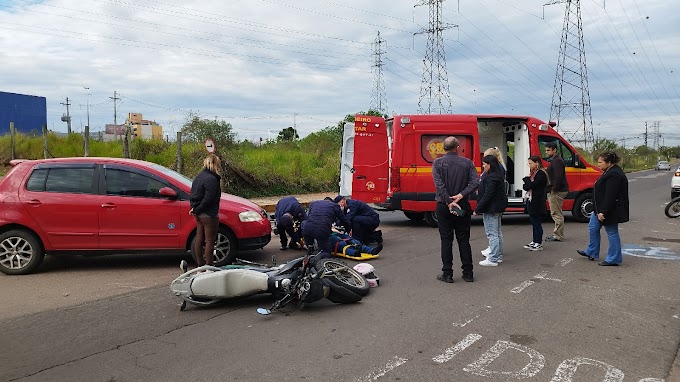 Acidente entre carro e motocicleta deixa motociclista ferido em Cachoeirinha