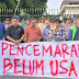 Pencemaran Lingkungan TPA Ciakar Tasikmalaya Mahasiswa Demonstrasi didepan Gedung DPRD