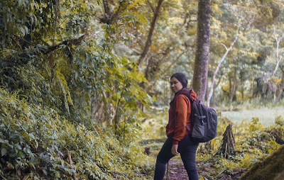 Ootd Hijab Kece untuk Mendaki Gunung