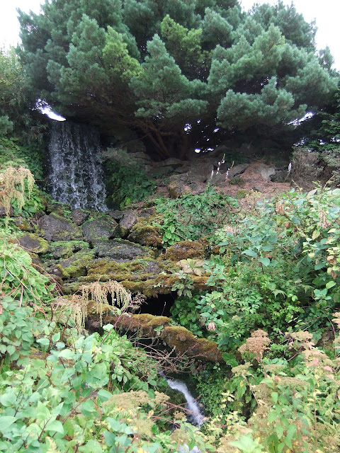 Cascada del Real Jardín Botánico de Edimburgo