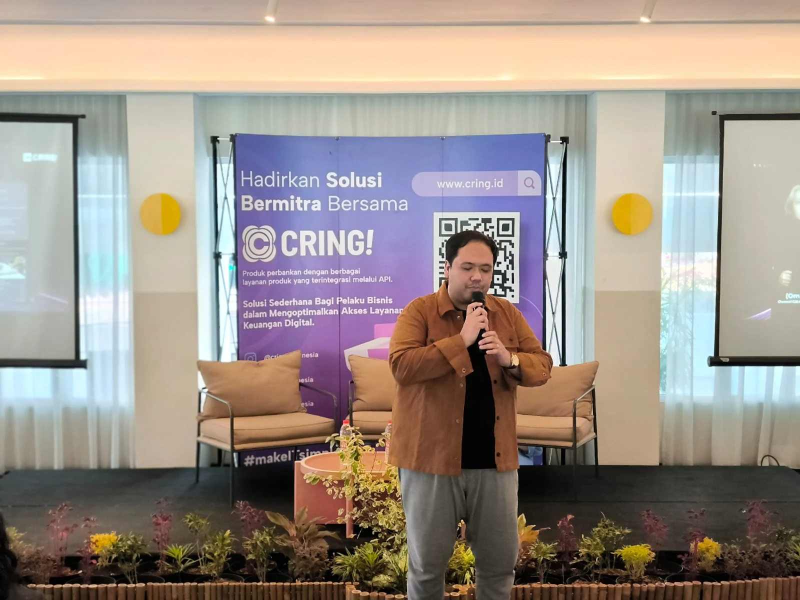 CRING! Sebagai Solusi Digitalisasi Pembayaran untuk UMKM
