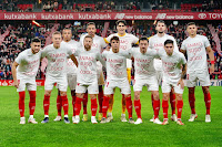 SEVILLA F. C. Temporada 2021-22. Koundé, Fernando, Bono, Rafa Mir, Diego Carlos. Óscar Rodríguez, Augustinsson, Papu Gómez, Óliver Torres, Delaney, Gonzalo Montiel. Los jugadores del Sevilla llevan camisetas de apoyo a Suso y Lamela, gravemente lesionados. ATHLETIC CLUB DE BILBAO 0 SEVILLA F. C. 1 Sábado 11/12/2021, 21:00 horas. Campeonato de Liga de 1ª División, jornada 17. Bilbao, Vizcaya, estadio de San Mamés: 36.737 espectadores. Entrenadores: Athletic Club: Marcelino García Toral. Sevilla: Julen Lopetegui. Árbitro: Alejandro José Hernández Hernández, Canarias. GOLES: 0-1: 38’, Delaney.