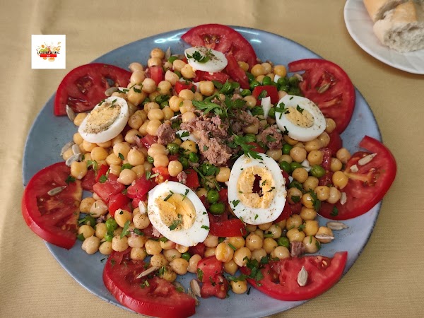 ENSALADA CON GARBANZOS 