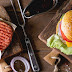 Como os hambúrgueres à base de vegetais se comparam aos hambúrgueres de carne na qualidade da proteína.