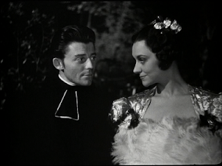 Fabrice et la Sanseverina dans les jardins de la Villa d'Este (La Chartreuse de Parme, film de Christian-Jaque)