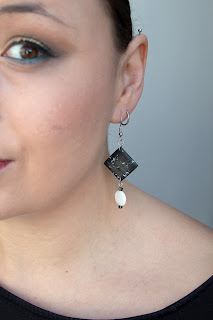 Boucles d'oreilles imitation marbre noir et blanc polymère stenna bijoux carré