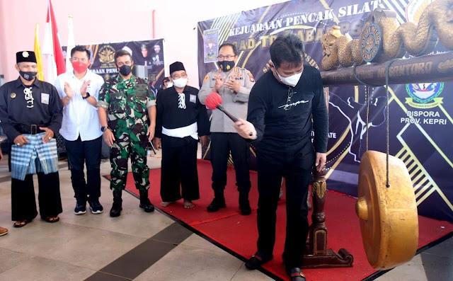 Buka Kejuaraan Pencak Silat Road 1 Abad PSHT, Rudi Minta Masyarakat Selalu Disiplin Terapkan Prokes