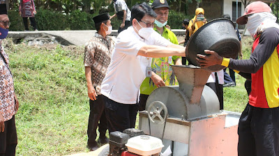 Desa Dlisen Wetan, Dikunjungi Direktur Perbenihan Tanaman Pangan Kementerian Pertanian RI  di Kelompok Tani “Tani Maju” 