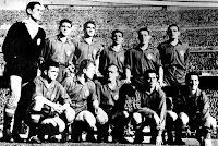 SELECCIÓN DE ESPAÑA. Temporada 1956-57. Ramallets, Orúe, Campanal II, Valero, Maguregui, Garay. Miguel, Kubala, Di Stéfano, Luis Suárez y Gento. SELECCIÓN DE ESPAÑA 5 SELECCIÓN DE PAÍSES BAJOS 1 Miércoles 30/01/1957, 16:00 horas. Partido amistoso. Madrid, estadio Santiago Bernabéu.