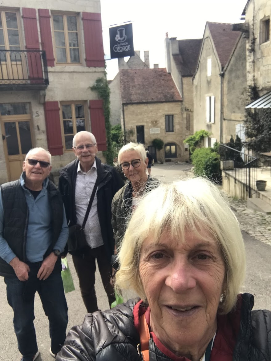 Flavigny sur Ozerain (côte d'or) mai 24