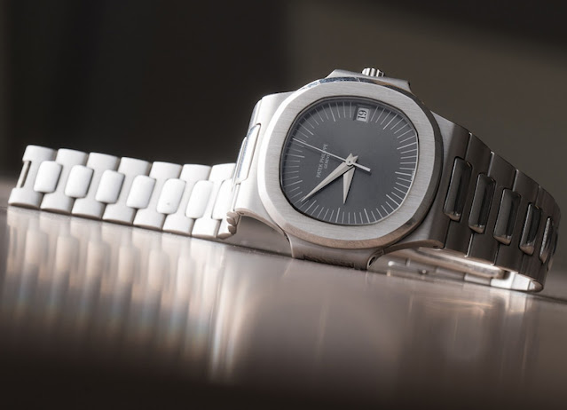 Donnez votre avis sur la réplique de la montre Patek Philippe Nautilus x Tiffany en platine