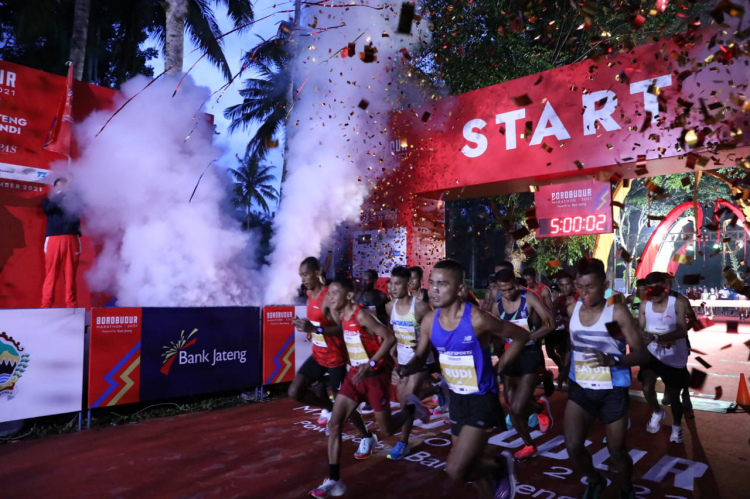 Puluhan Pelari Elite Nasional Bersaing di Borobudur Marathon 2021