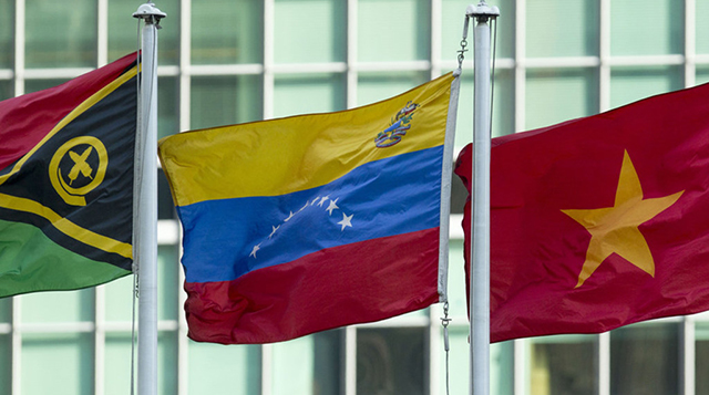 La bandera de Venezuela ondea en la sede de la ONU en Nueva York.ONU/Loey Felipe