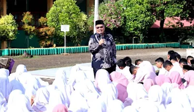 Tausiyah Jumat, Ketua DPRD Sumbar Nasehati Siswa Siswi SMAN 16 Padang Agar Tak Terlibat Tawuran hingga Narkoba