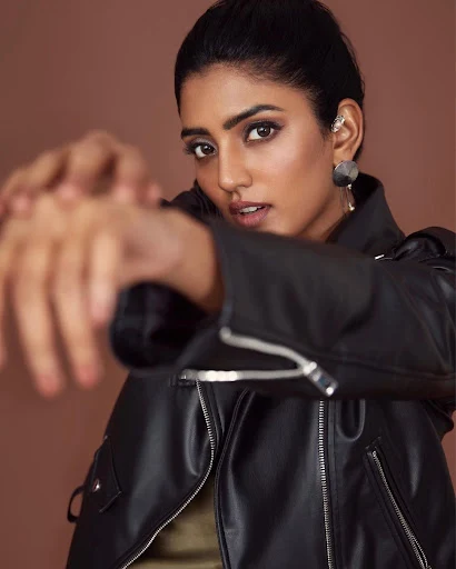  Eesha Rebba stunning looks in HD Pics