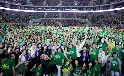 The image shows 24,000 Angels Walk participants in Mall of Asia Arena.