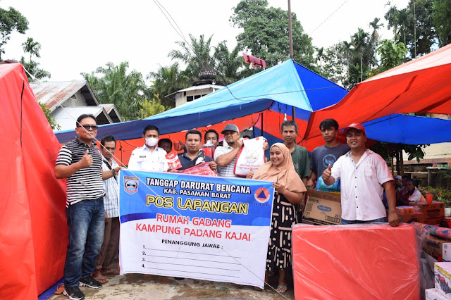 Peduli terhadap Korban Gempa, Sekretariat DPRD Pasbar Salurkan Bantuan Logistik ke Nagari Kajai