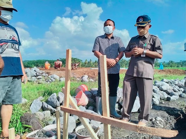 Peletakan Batu Pertama Saluran Tersier