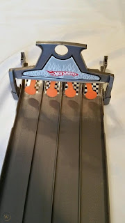 4 Lane Hot Wheels Race Track - Finish Gate