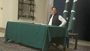 وزیراعظم عمران خان کی مسکراہٹ سے ان کے ’’نو کمنٹس‘‘ تک - تازہ ترین خبریں