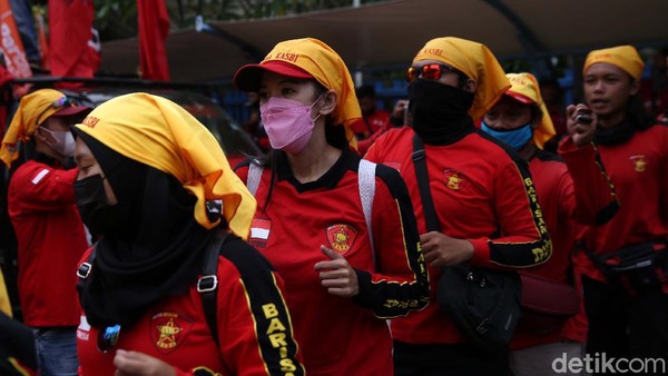 Balada Buruh Tolak UMP DKI, Sebut Anies Biang Kerok 