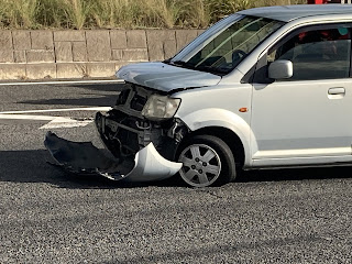 事故直後の車2