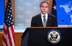 Washington accuses Moscow of committing war crimes in Ukraine and warns Beijing against helping Russia  US Secretary of State Blinken attends news conference in Washington US Secretary of State Anthony Blinken considered that Russian attacks on civilians in Ukraine constitute "war crimes", while warning China against helping Moscow militarily, prior to a phone call between the two countries' presidents.  Blinken said - in a press conference held on Thursday - that deliberately targeting civilians is a war crime, explaining that legal procedures to reach such a formal accusation are still ongoing.  "Our experts document and examine possible war crimes committed in Ukraine," the minister added, pledging to share the fruits of this work with international investigations aimed at "holding those responsible to account."  On Wednesday, US President Joe Biden described his Russian counterpart, Vladimir Putin, as a "war criminal", an accusation that Moscow considered "unforgivable."  In this context, the foreign ministers of the Group of Seven countries warned - in a joint declaration on Thursday - that the perpetrators of war crimes in Ukraine will be held accountable before the international judiciary.  The ministers of the German-led group this year expressed their satisfaction with the ongoing investigations and evidence-gathering, including the work of the Prosecutor of the International Criminal Court in Ukraine.  Western countries accuse the Russian army of bombing civilians, in its military operations, which it has been waging since February 24 in Ukraine.  The United Nations General Assembly overwhelmingly adopted a resolution demanding Russia's immediate withdrawal from Ukraine, in a strong rebuke of the Russian offensive by the vast majority of the world's nations.  On the other hand, the Russian delegate to the Security Council, Vasily Nebenzia, accused - during a council session - the West of fueling the conflict and pouring oil on the fire through military support for Ukraine, and said that the Ukrainian authorities were preventing the evacuation of civilians.  He added that Mariupol has become a source of misinformation by the Ukrainian regime, as he put it, and pointed out that there are 70 ships in seaports, which he said are unable to leave due to naval mines laid by Ukraine.  In turn, the US ambassador to the United Nations, Linda Thomas Greenfield, said that more than 3 million refugees have been displaced from Ukraine, mostly women and children, causing a devastating humanitarian crisis that is being felt by people all over the world.  The US delegate said - in a speech during an emergency session of the Security Council - that Russia clearly violated international law by violating the sovereignty and territorial integrity of Ukraine, and called on it to immediately comply with the decision of the International Court of Justice to end the war.  US warnings to China On the other hand, the White House said Thursday that US President Joe Biden will hold a phone call today, Friday, with Chinese President Xi Jinping, at a time when Washington has warned that China is considering providing military support to Russia in its war on Ukraine, a step that would lead The gap is widening dramatically between Beijing and the West.  The Biden administration issued warnings, including in public and in private conversations, that Beijing would face dire consequences if it provided support for Russian President Vladimir Putin's war, according to Reuters.  And Foreign Minister Blinken confirmed - in his press conference yesterday - that President Biden will speak with his Chinese counterpart, and he will make it clear that "China will bear responsibility for any measures it takes to support Russian aggression, and we will not hesitate to bear the costs."   Blinken did not clarify what costs China might incur, and Washington has yet to provide evidence for allegations that China has indicated a willingness to help Russia.  Moscow has denied seeking military assistance from China, and the Chinese Foreign Ministry has described the allegations as "disinformation".  White House spokeswoman Jen Psaki described the call as "an opportunity for President Biden to assess President Xi's position."  "The fact that China did not condemn what Russia is doing, and that China did not condemn what Russia is doing in and of itself means a lot," she added.   The call comes after US National Security Adviser Jake Sullivan held seven hours of talks in Rome with Chinese diplomat Yang Jiechi on Monday.  During the meeting, Sullivan raised concerns about China's siding with Russia.  A senior Biden administration official said Sullivan had been upfront with Yang about the "potential repercussions and consequences" for Beijing if it offered support to Moscow.  "We have serious concerns about China's siding with Russia. We are watching closely whether China or any other country provides support - militarily, economically or any other support - to Russia," a senior US administration official told Reuters.