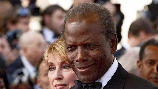 Muere Sidney Poitier, el primer actor en romper las barreras raciales de Hollywood