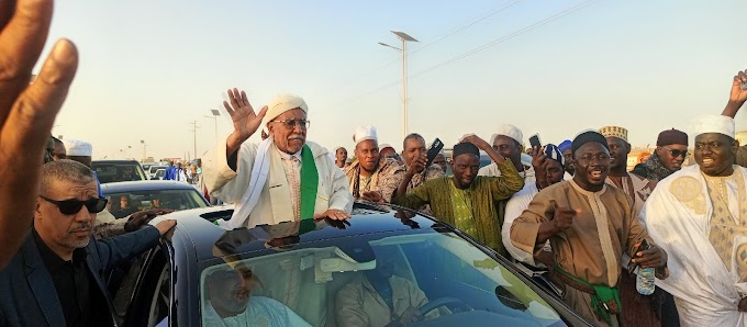 الخليفة العام للطريقة التيجانية الشيخ سيدي علي بلعرابي التيجاني الجزائري في زيارة إلى موريتانيا