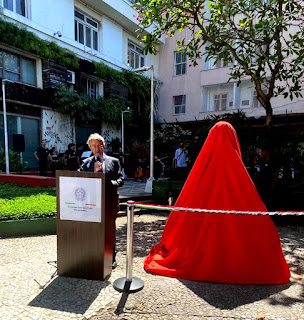 Cônsul Geral Paolo Miraglia del Giudice inaugura busto da Imperatriz Teresa Cristina