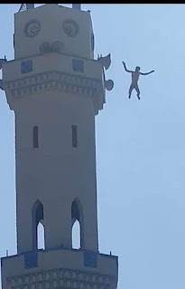 الجزائر: شاب ينتحر من مئذنة مسجد
