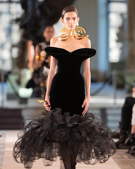 Schiaparelli Haute Couture Spring Summer 2022 by RUNWAY MAGAZINE