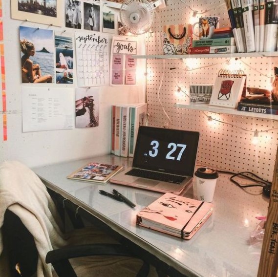 steps for how to decorate study table