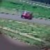 VÍDEO: ADOLESCENTE PERDE CONTROLE DE CARRO E DERRUBA QUATRO POSTES